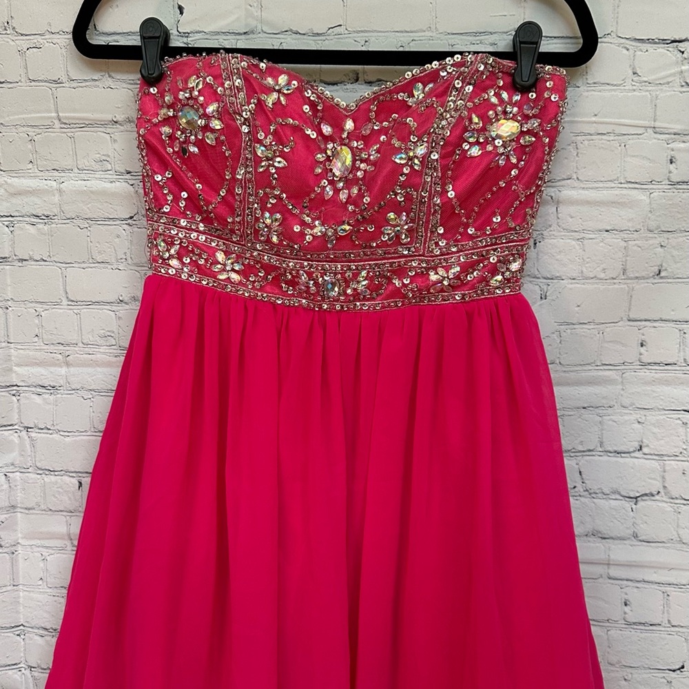 B. Smart Pink Embellished Bustier A-line Prom/ Homecoming Dress